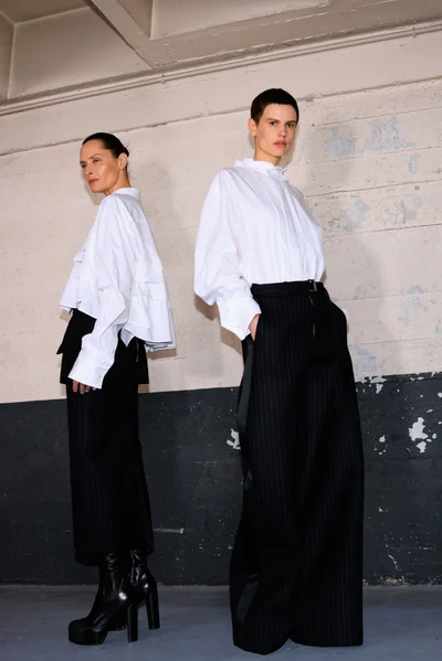 Look 10